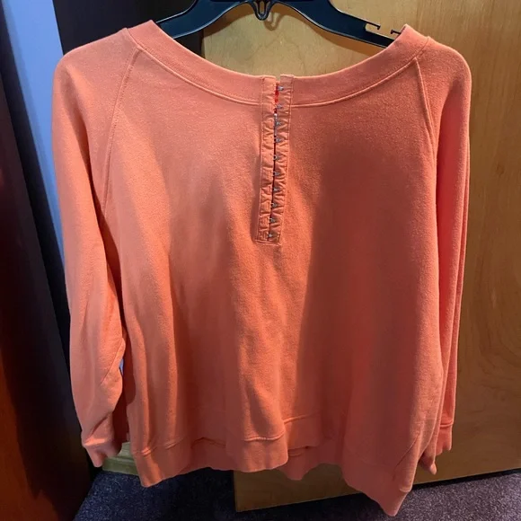 Orange Pullover Top. Size 1X - Picture 4 of 4